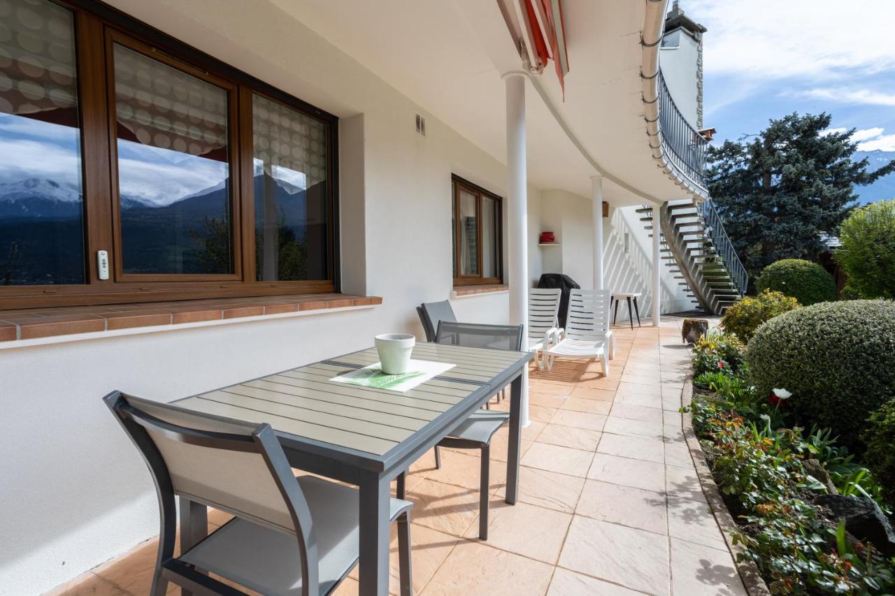 Ferienwohnung Vue Sur Les Montagnes Embrun Exterior foto